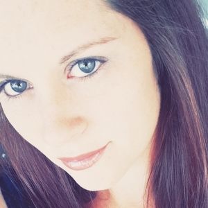 Meet your Posher, Elaina